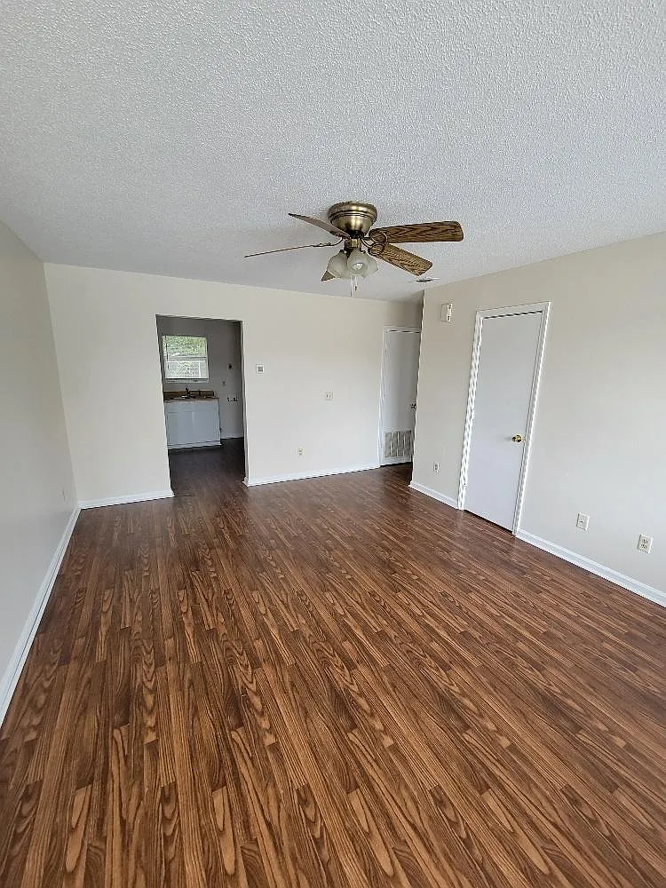 2 bed, 905 sqft, $975 — Photo 3