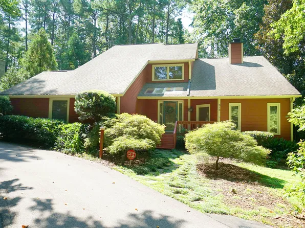 818 Lake Forest Dr, Raleigh, NC 27615