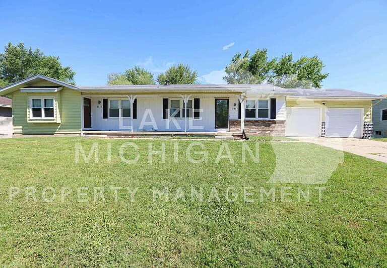 2257 Countrywood Dr SE — Photo 1