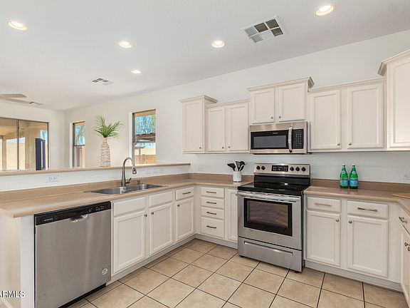 4th image of 10756 W WOODLAND Avenue