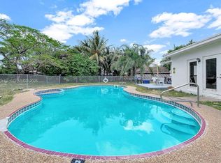 2417 Pierce St, Hollywood, FL 33020