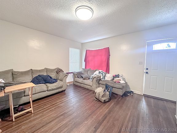 3rd image of 716 N Evanston Ave