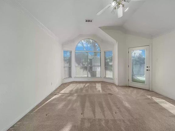 4th image of 133 Longmeadow Dr