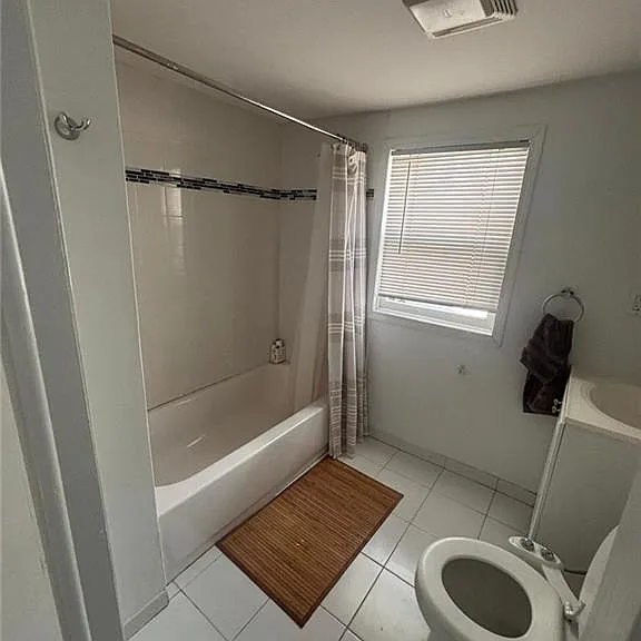 347 David St — Photo 5