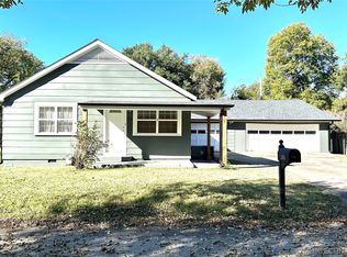 418 S 4th St, Morris, OK 74445