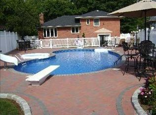 21510 33rd Ave, Bayside, NY 11361