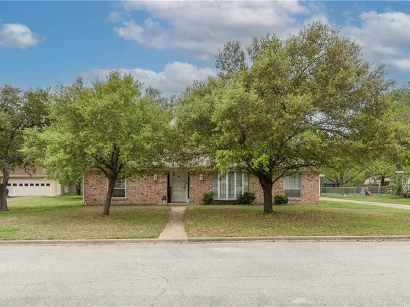 2320 Bristol St, Bryan, TX 77802