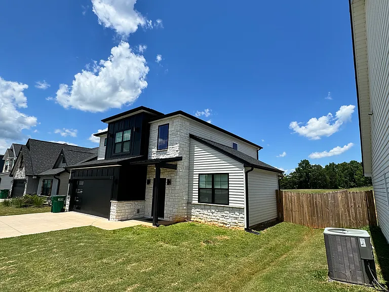 320 Ben Johnson Rd — Photo 3