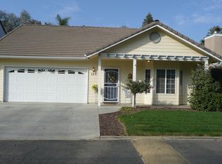 1027 S Pinkham St, Visalia, CA 93292