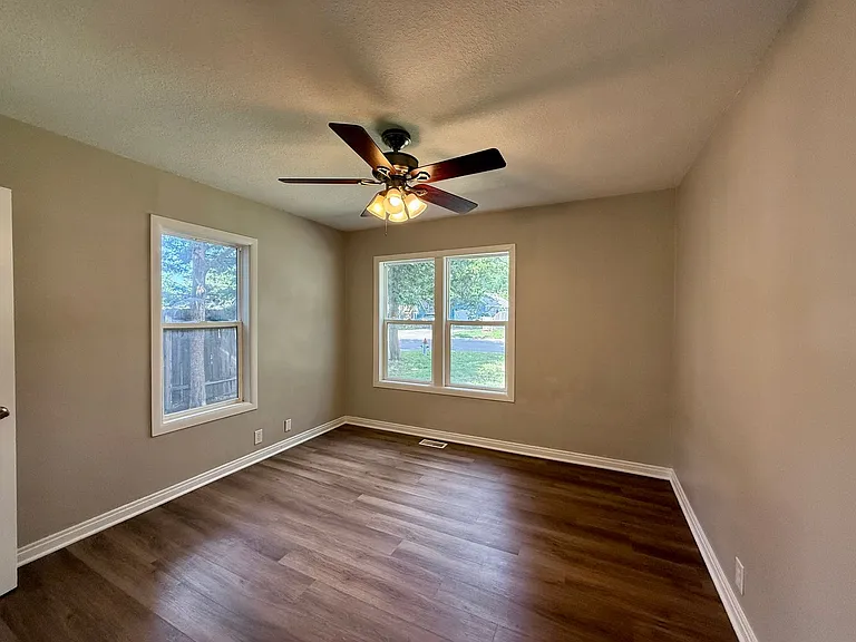 633 N Atherton St — Photo 10