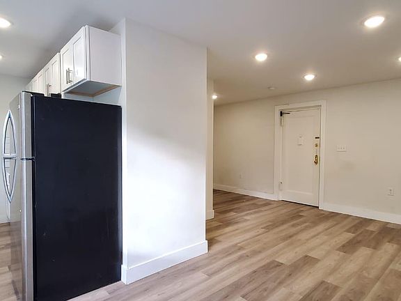 2nd image of 2505 Kennedy Blvd #68B