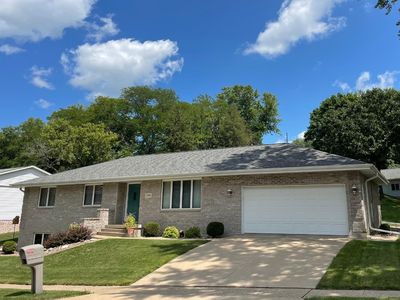 2792 Meadow Wood Dr, Dubuque, IA, 52001