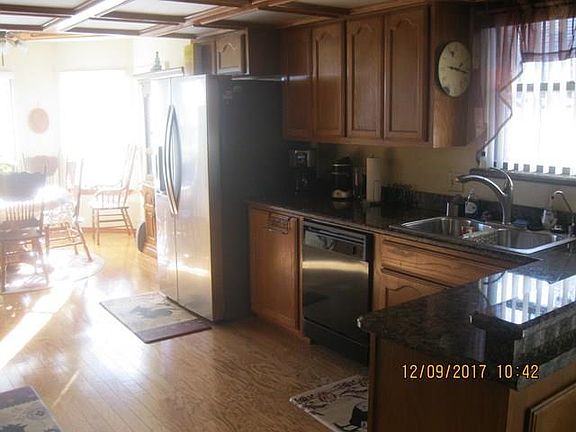 3rd image of 416 Mercury St