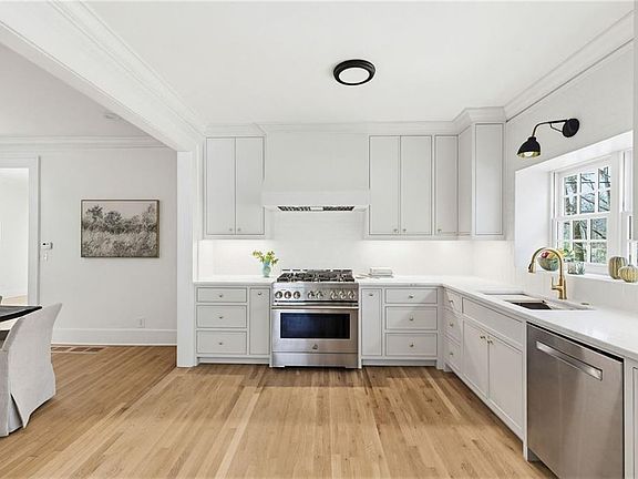 5th image of 1767 Ridgewood Dr NE