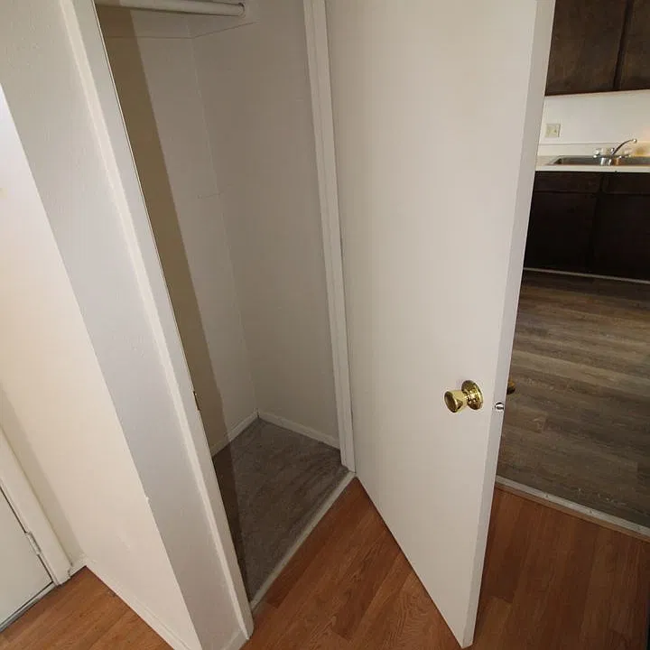 2332 Linda Vista Dr