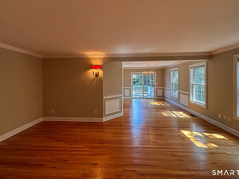 405 S Pine Creek Rd — Photo 3