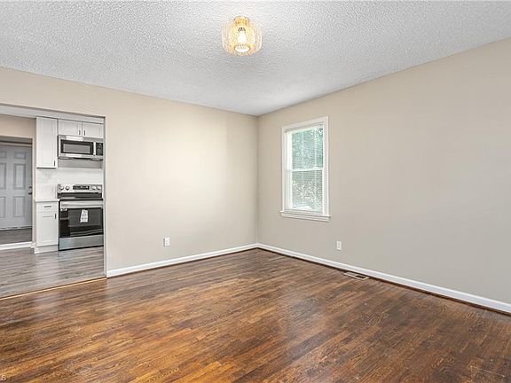 5th image of 1920 Mayfair Ave