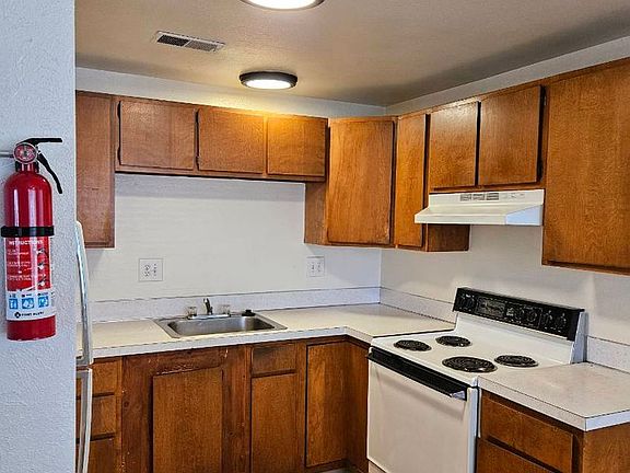 5th image of 300 W Union Ave #1