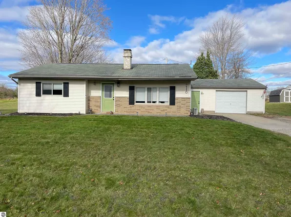 2110 W Deerfield Rd, Mount Pleasant, MI 48858