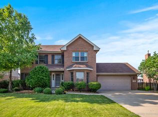 1208 Tower Hill Dr, Woodridge, IL 60517