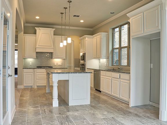 5th image of 4004 Angelina Dr