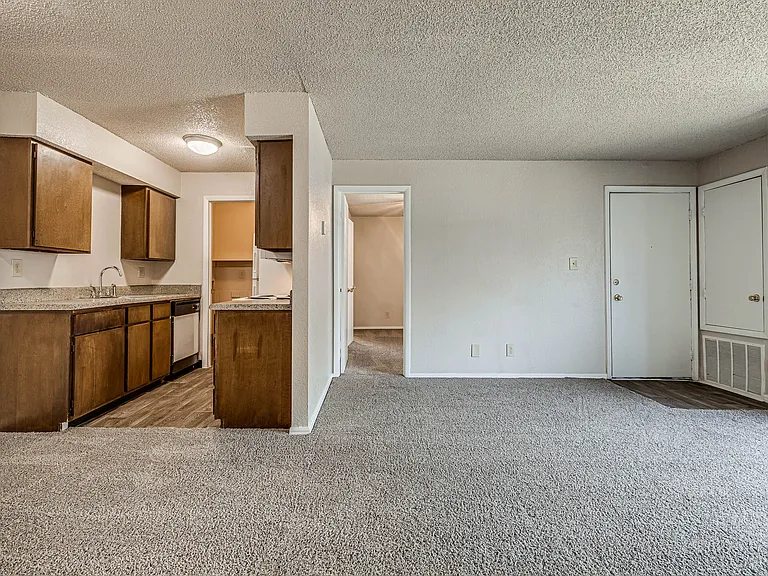 Riverchase Apartments — Photo 53