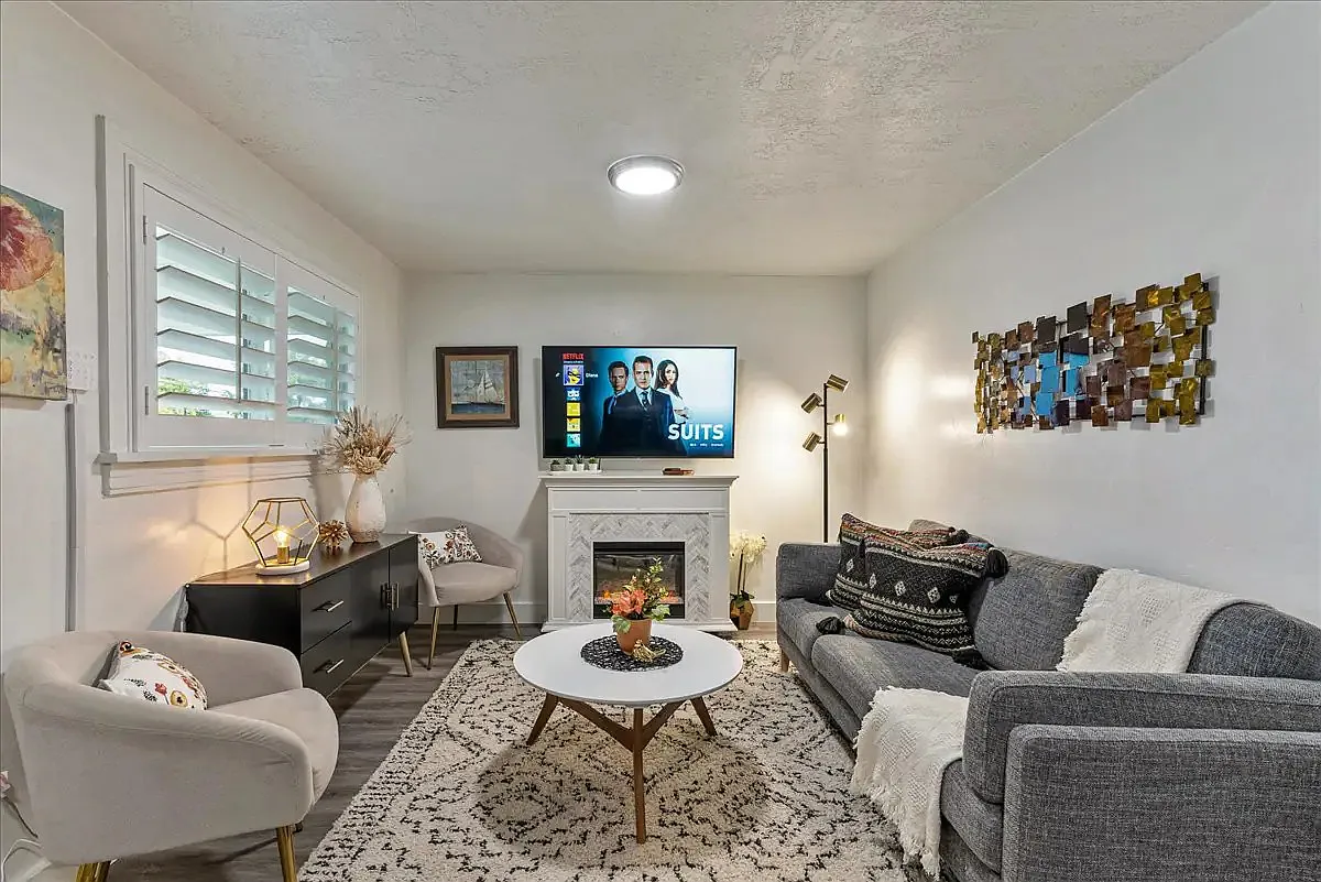 S 900 E, Millcreek — Photo 1