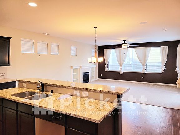 3rd image of 3801 Maritime Dr SW