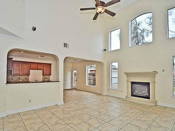 HUGE FAMILY ROOM!