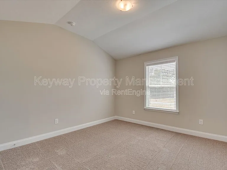 745 Bronze Way — Photo 9