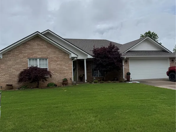 216 Thornwood Ln, Russellville, AR 72802