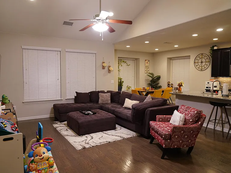 2404 Muzzie Ln — Photo 14