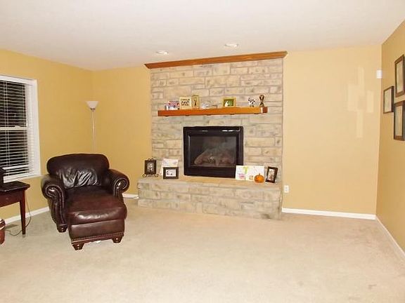 4th image of 5831 Thorngate Dr