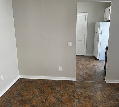 2nd image of 40 Garden St #1