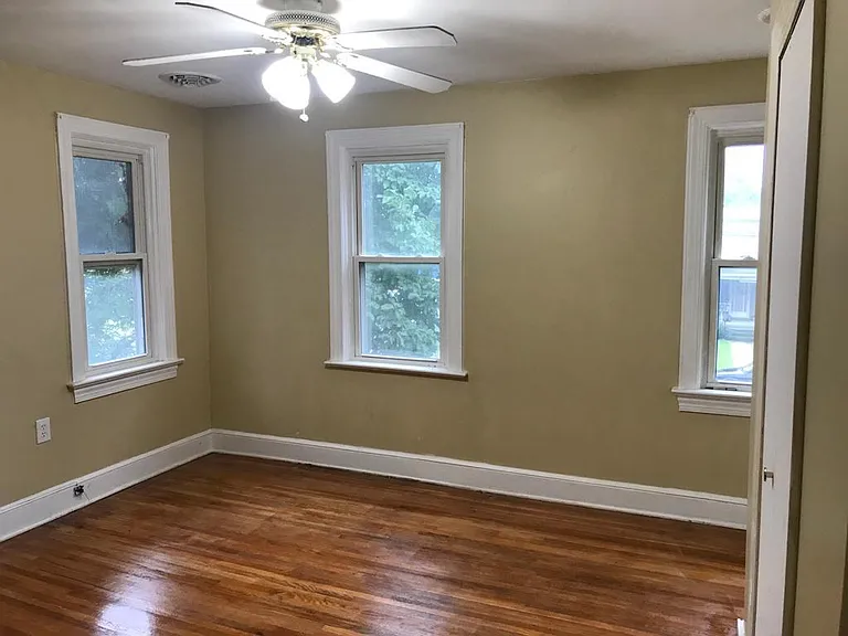 102 W Oates Ave — Photo 5