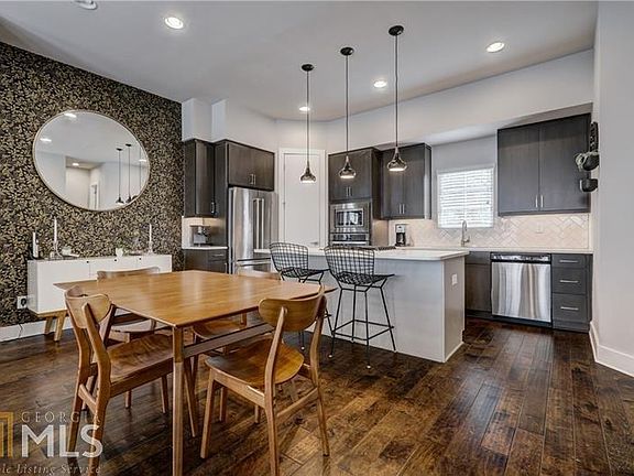 5th image of 735 Taylor Ct NE #0