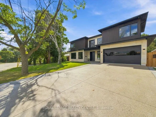 116 Elmcrest Rd, Toronto, ON M9C 3R9