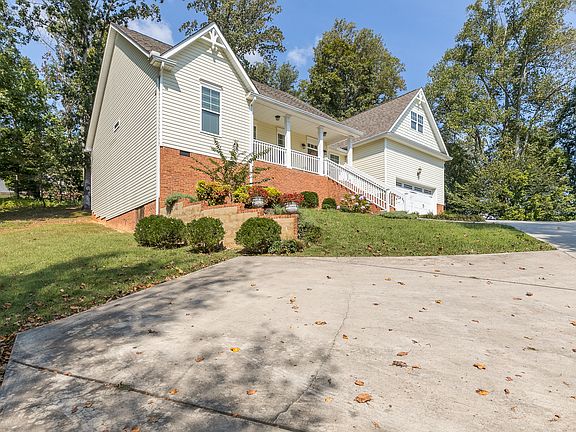 4th image of 202 Red Bird Ct