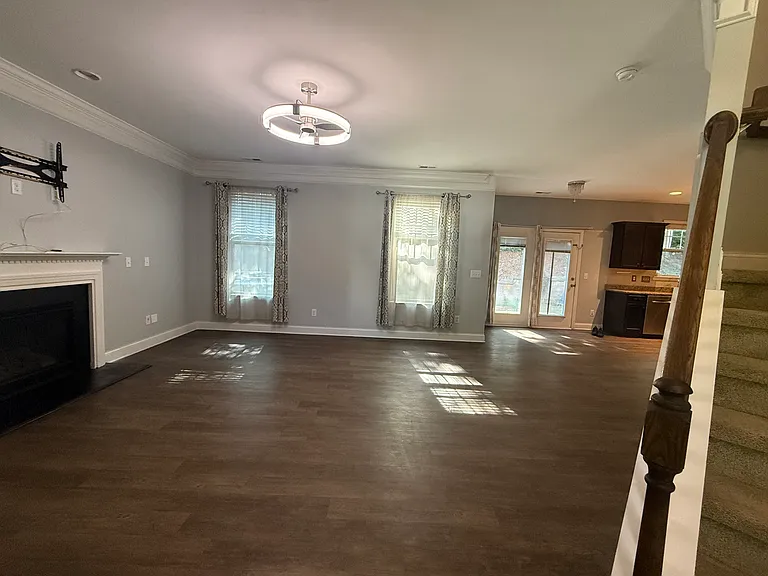 112 Owensboro Ct — Photo 3