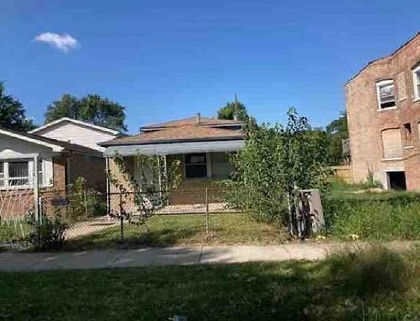 2nd image of 6732 S Peoria St