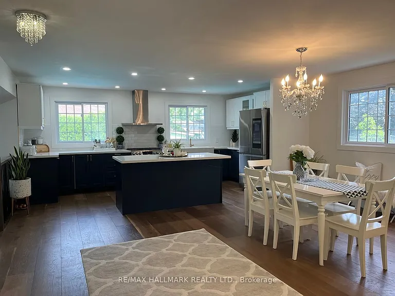 6089 Starfield Cres — Photo 3