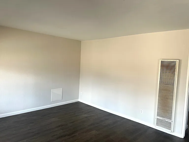 15735 Blaine Ave #2 — Photo 2