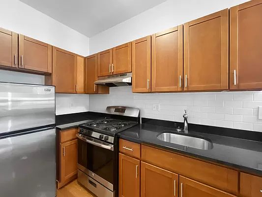 5th image of 314 W 116th St APT 5A