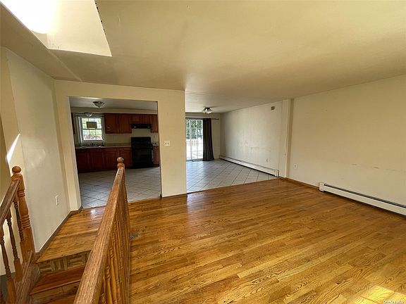 2nd image of 805 Wilson Blvd