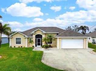 665 Rotonda Cir, Rotonda West, FL 33947