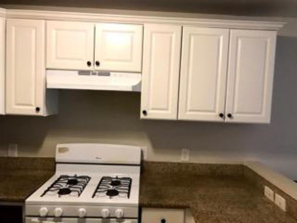 1st image of 1319 Acacia Ave APT 2