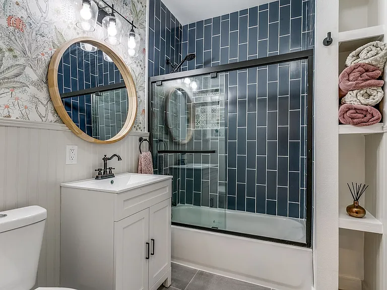 1004 Edison Dr — Photo 21