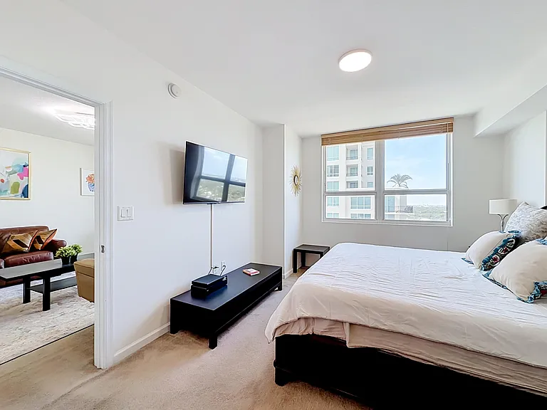 610 W Las Olas Blvd #1819N — Photo 32