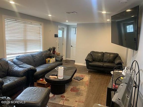 2nd image of 105 Snowhill Street