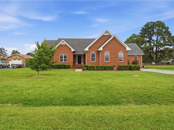 8 Randolph Dr, Windsor, VA 23487